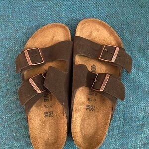 Birkenstock Arizona sandals, brown, size 38 (7.5) New. I wanted to love them…
